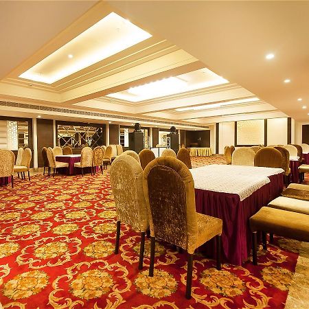 The Palm Court Hotel Ludhiana Ngoại thất bức ảnh