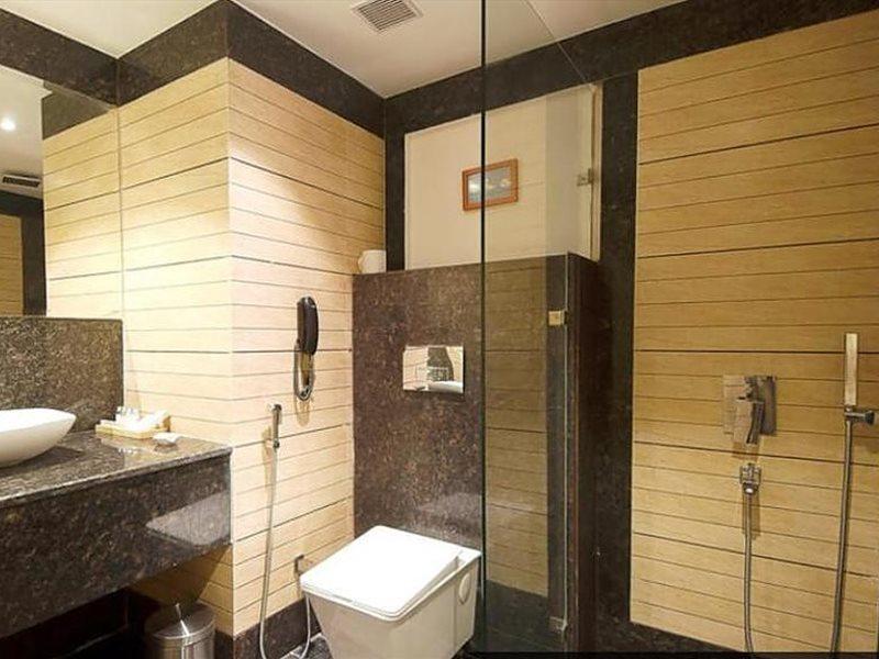 The Palm Court Hotel Ludhiana Ngoại thất bức ảnh