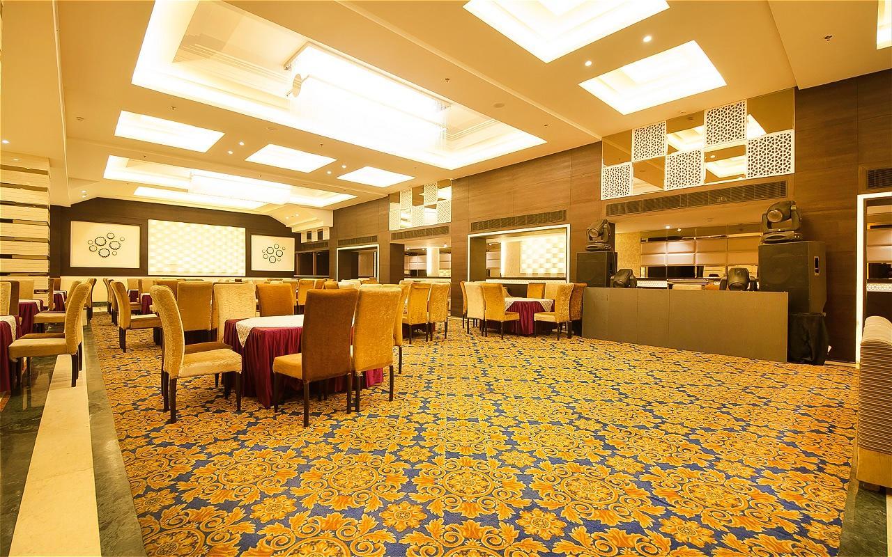The Palm Court Hotel Ludhiana Ngoại thất bức ảnh
