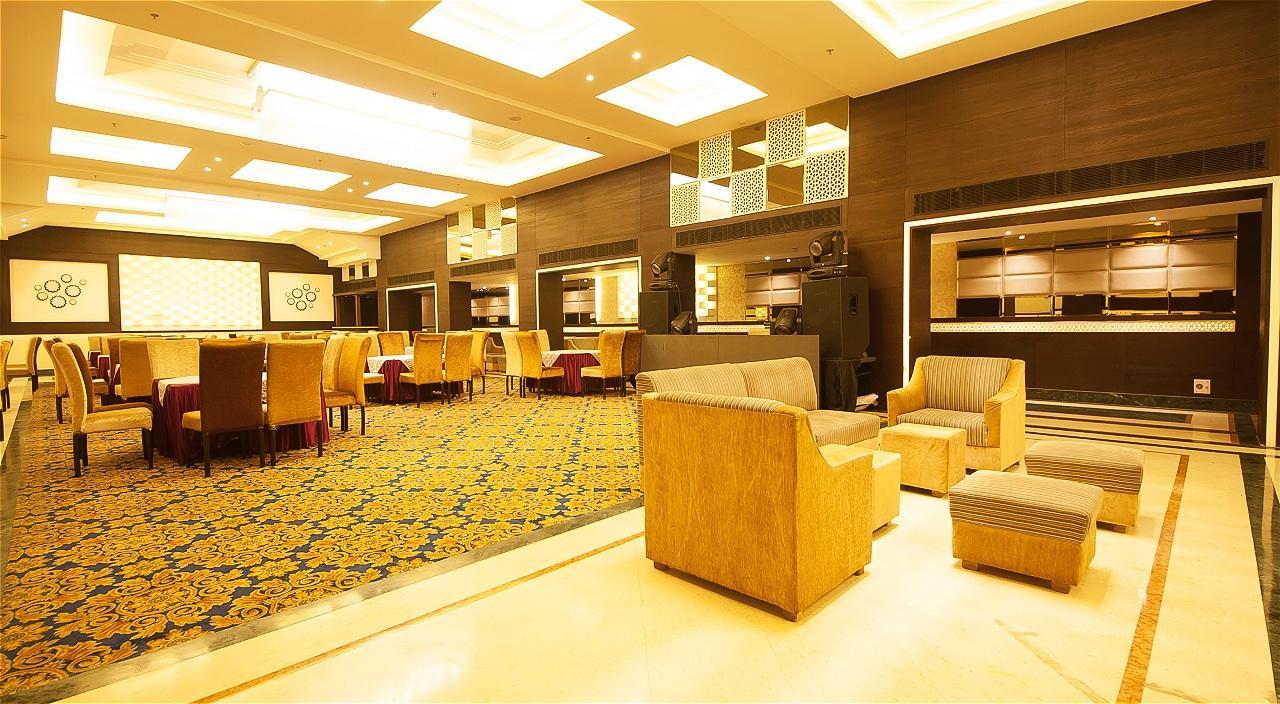 The Palm Court Hotel Ludhiana Ngoại thất bức ảnh