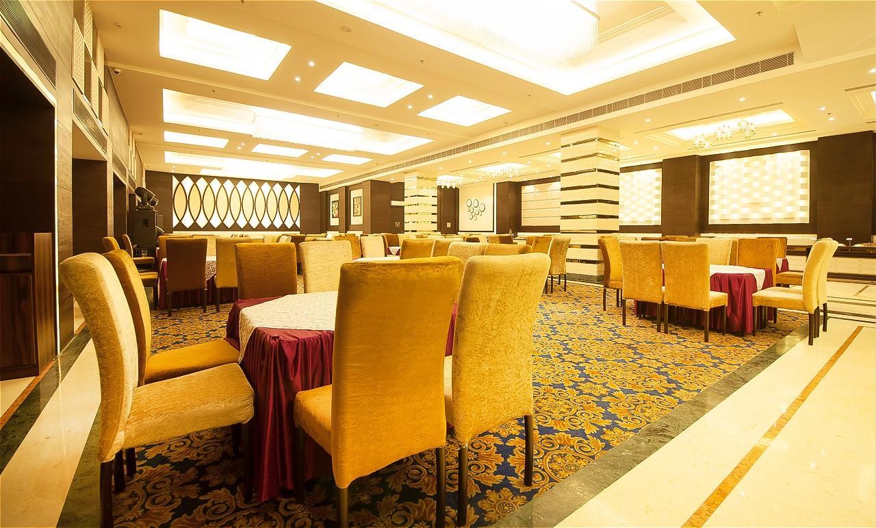The Palm Court Hotel Ludhiana Ngoại thất bức ảnh